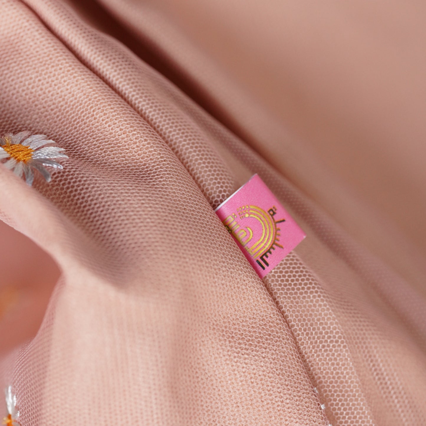 توت باك وردة الربيع وردي