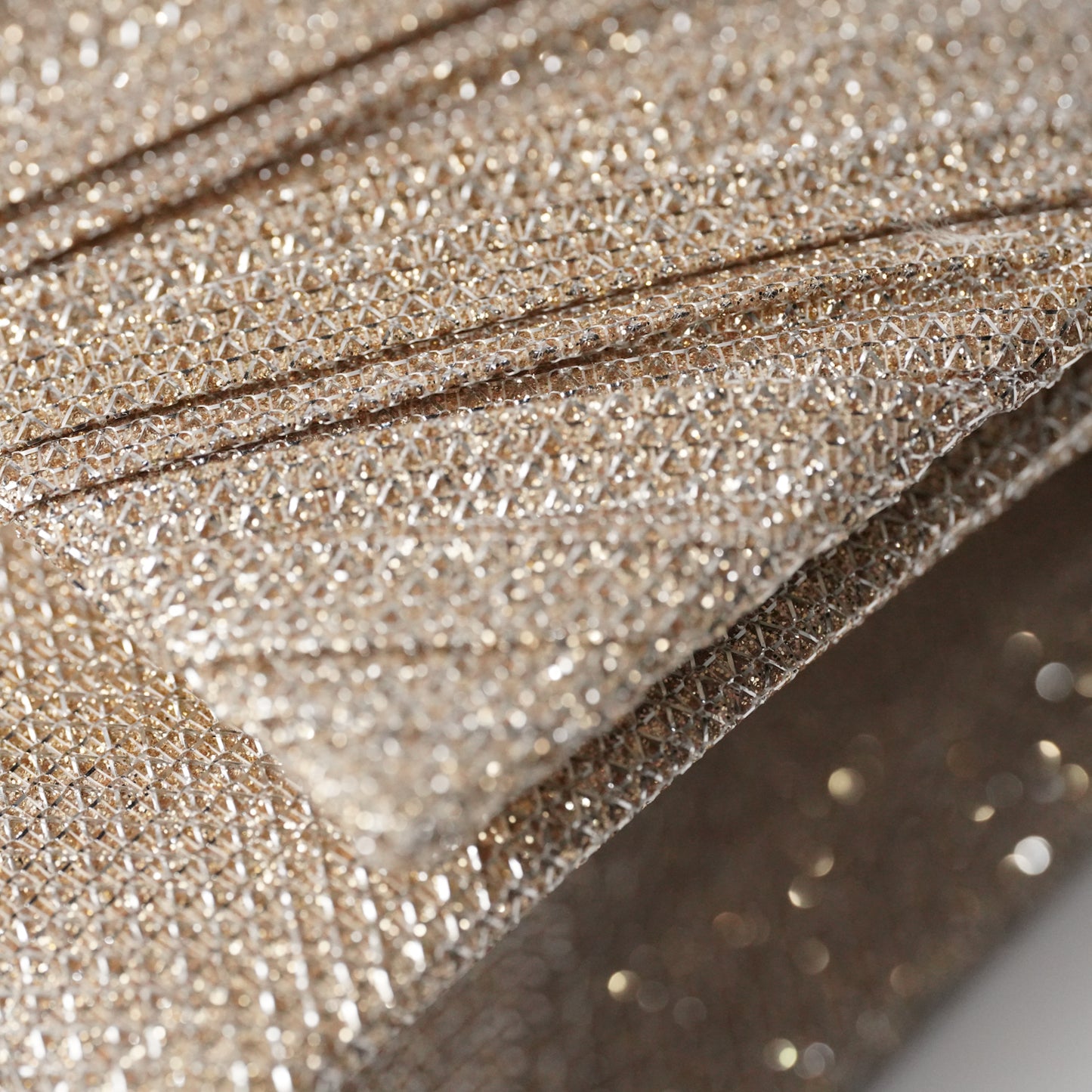 حقيبة نقوش الصدف ذهبي