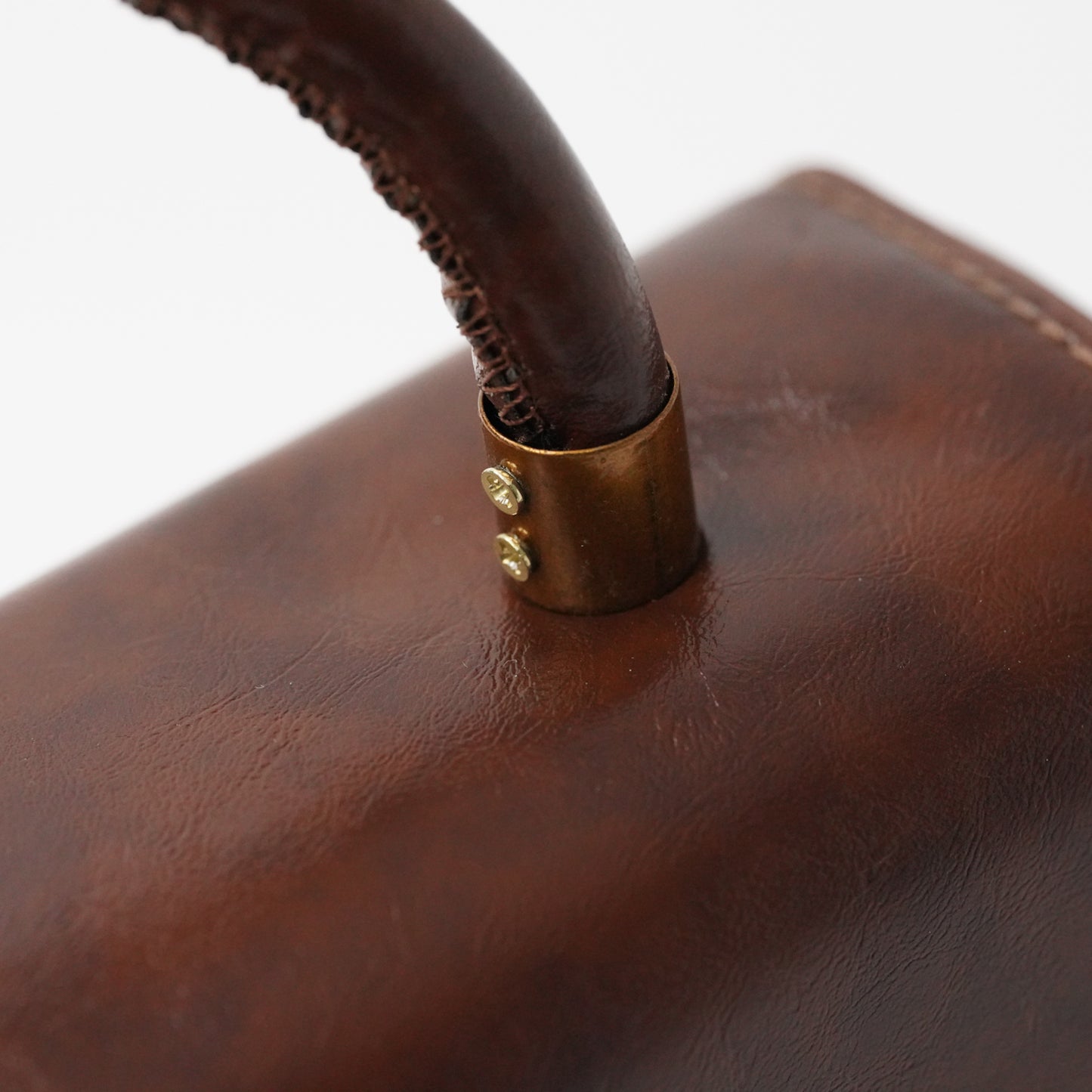 حقيبة فكتورية الحجم 👇🏻