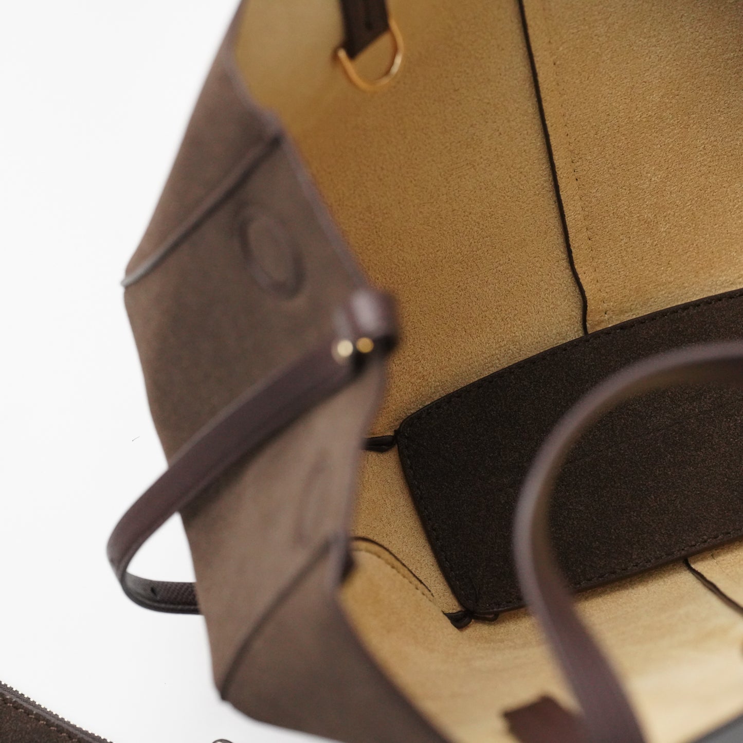 حقيبة مختومة POL قهوى وسط