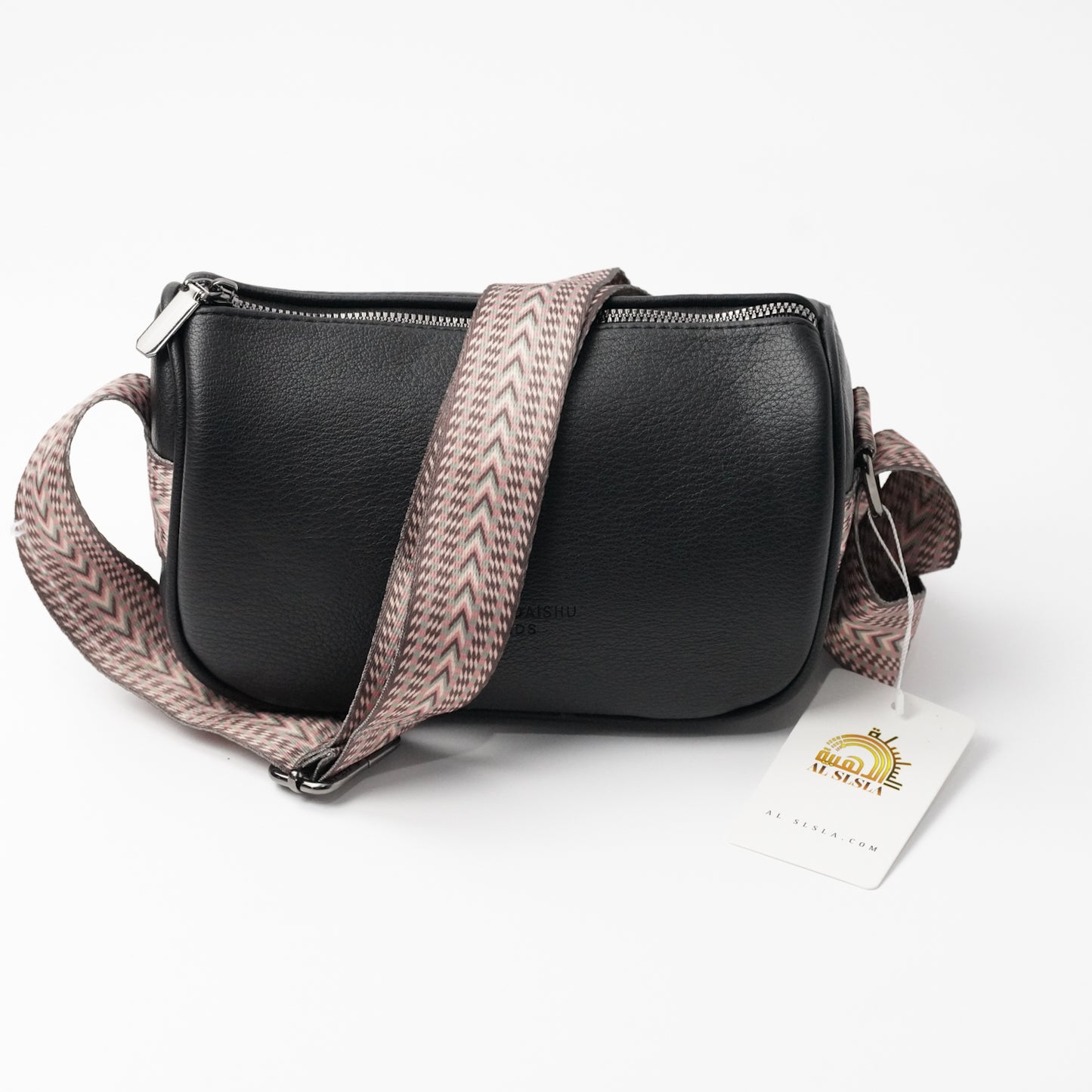 حقيبة كنغار اسود عالي الدقة